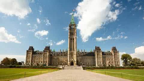 加拿大旅游签转学签是什么?