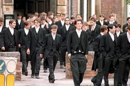 为什么英国的中学要分男校和女校呢?