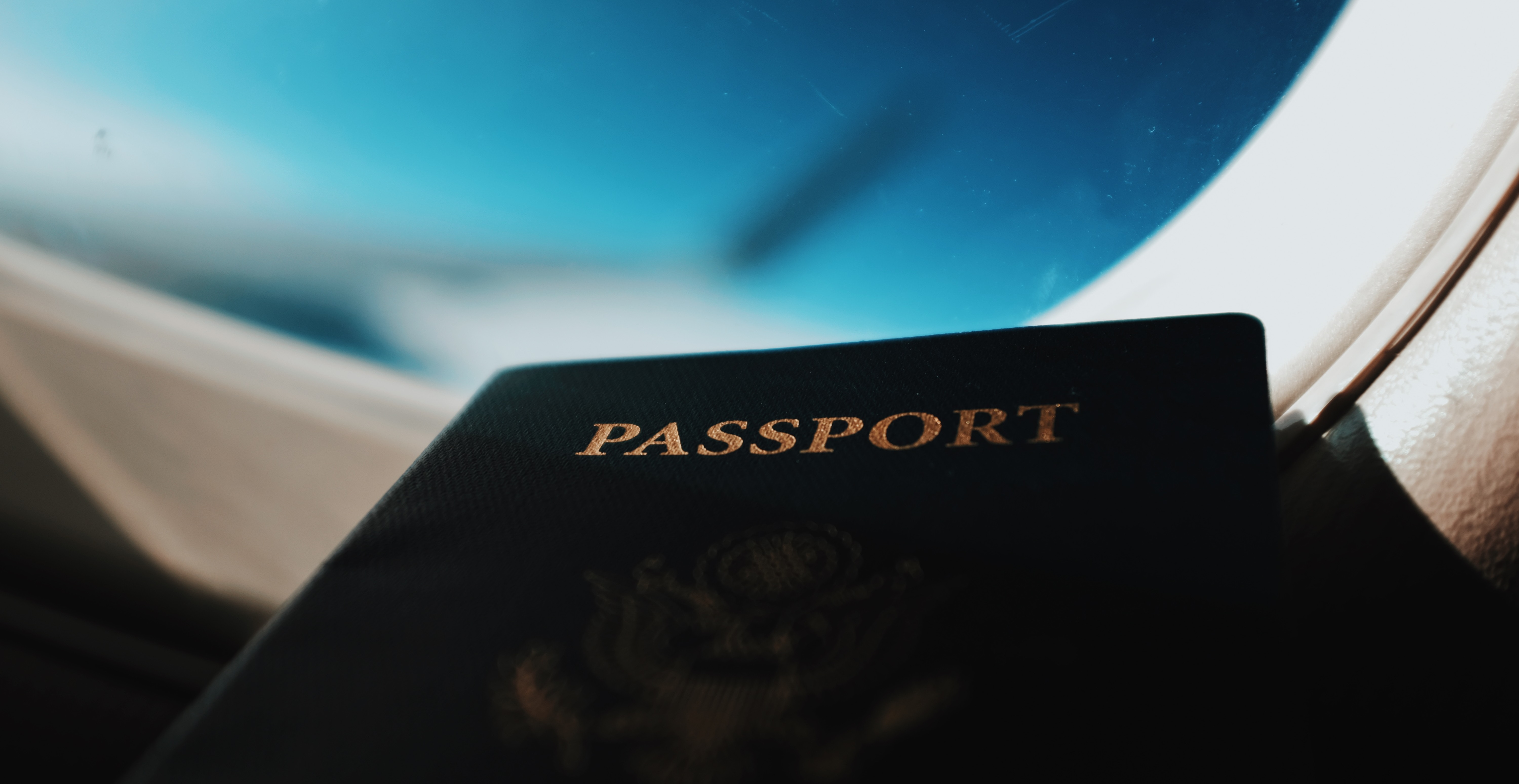 加拿大留学签证过期将被遣送回国,如何续签?