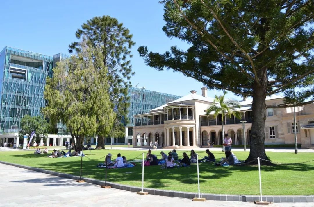 昆士兰科技大学百年建校史!