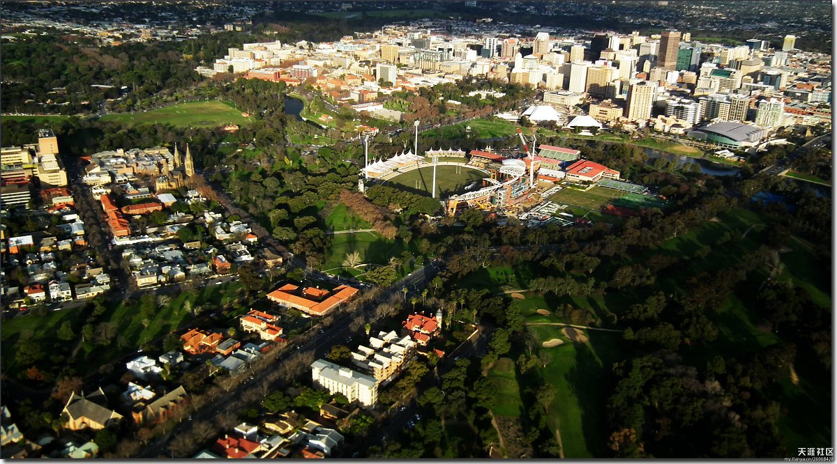 弗林德斯大学在澳大利亚的阿德莱德,南澳大利亚的首都城市阿德莱德因