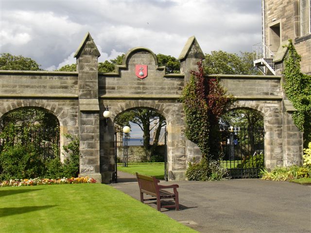 在英国读完研究生什么时候来得及入读博士