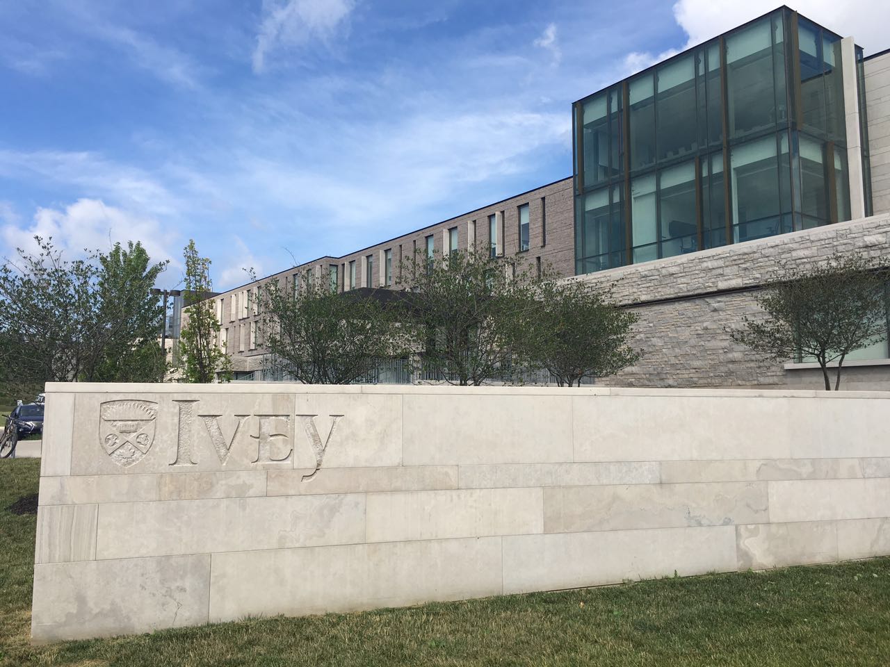 罗特曼商学院是北美乃至世界首屈一指的商学院,光是多伦多大学的存在